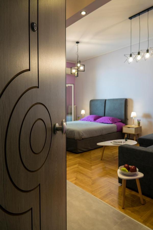 Stylish Modern Studio In The Heart Of أثينا المظهر الخارجي الصورة